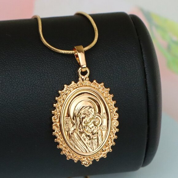 "Ornate Oval Religious Rose Gold Pendant Elegant Design, XPPT1597 - Picture 1 of 13